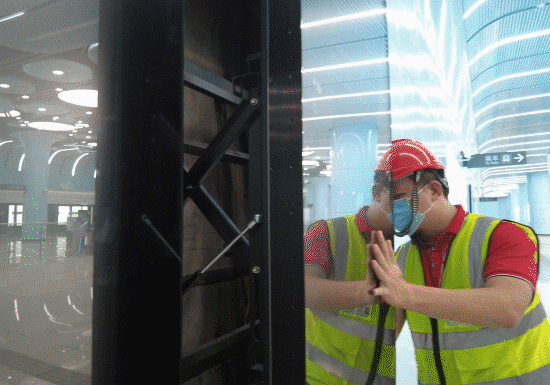 产品5三连屏已修