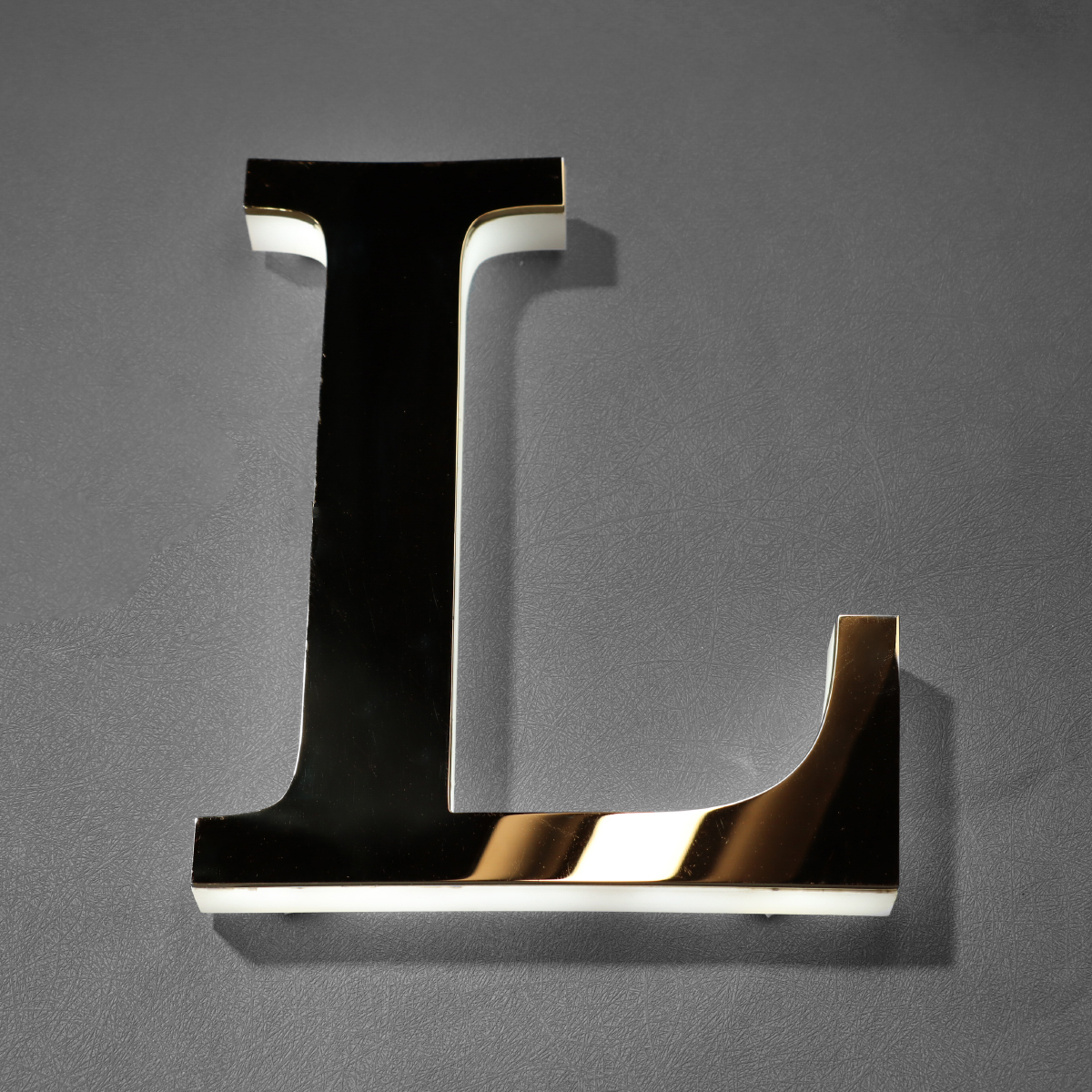 发光字(镜面lv背发光正面)