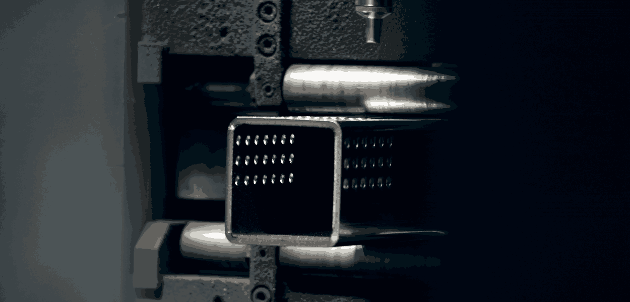 Smart collaboration of digital signage production