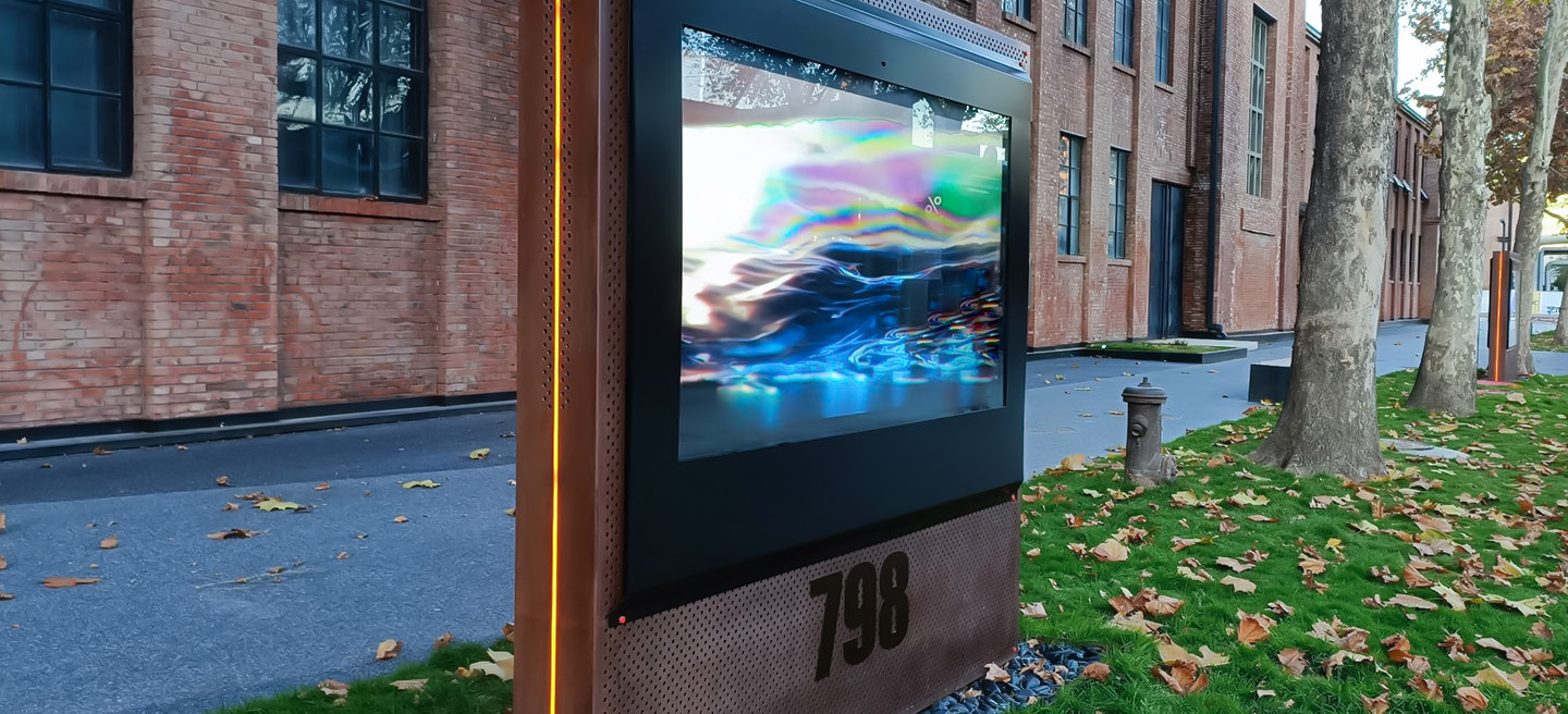 commercial digital signage